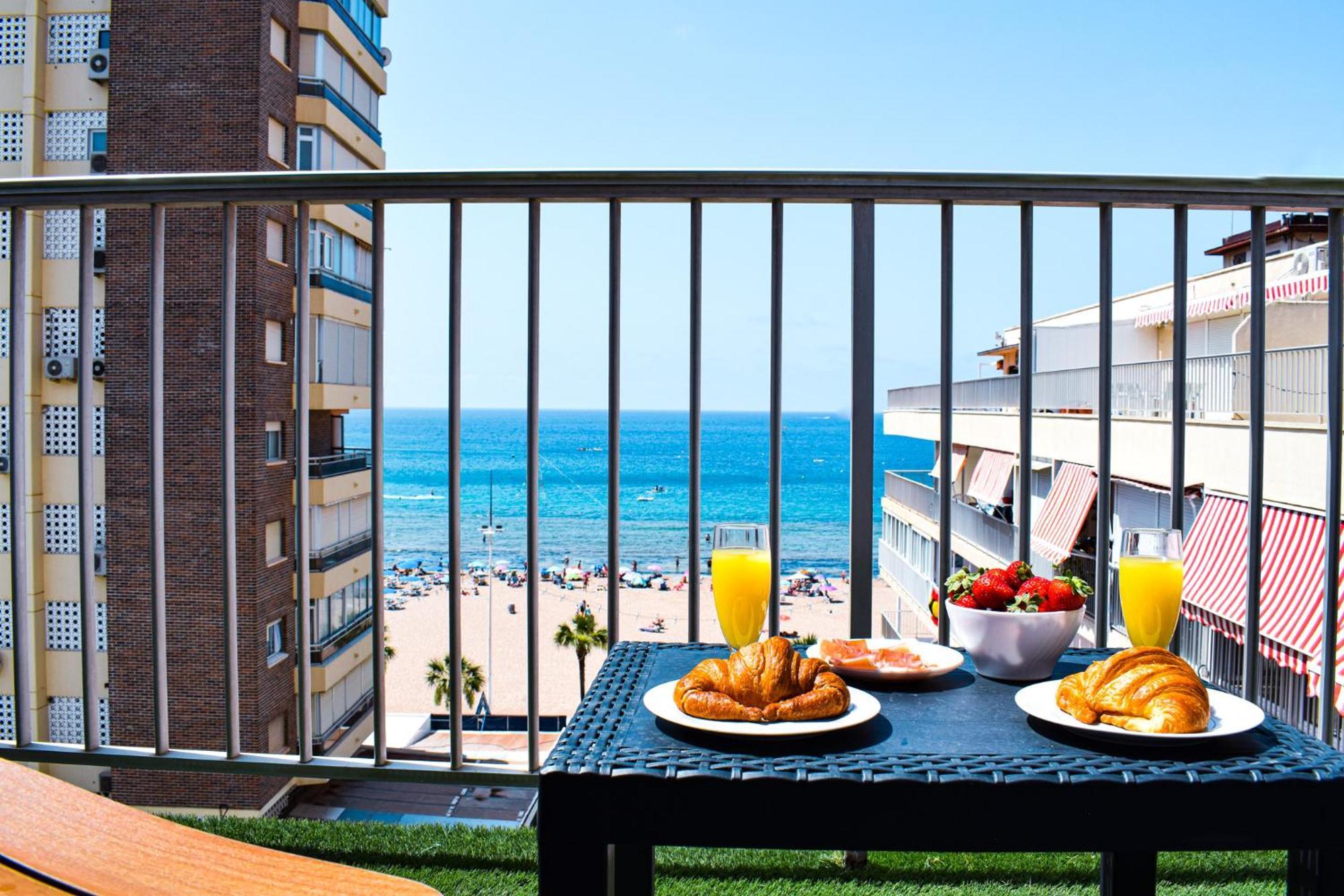 Pato Levante Beach Benidorm Eksteriør bilde